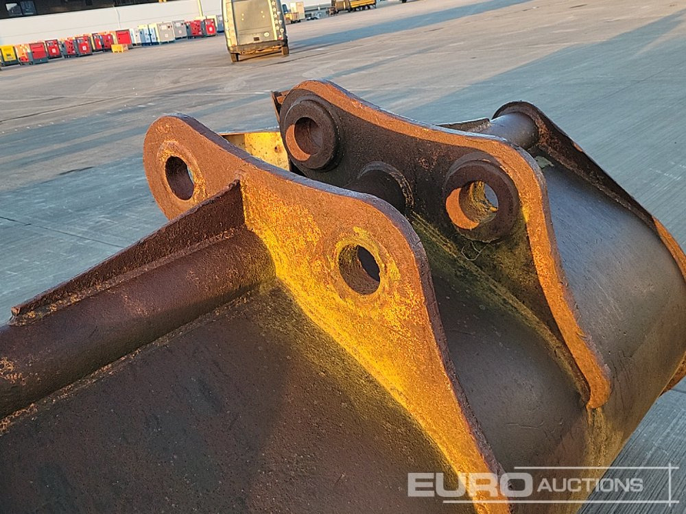 Cazo Case 64" Clay Digging Bucket 90mm Pin to suit 30 Ton Excavator: foto 12