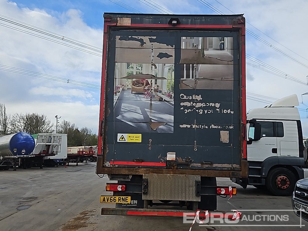 DAF CF230 - Camión caja cerrada: foto 4 DAF CF230 - Camión caja cerrada: foto 4