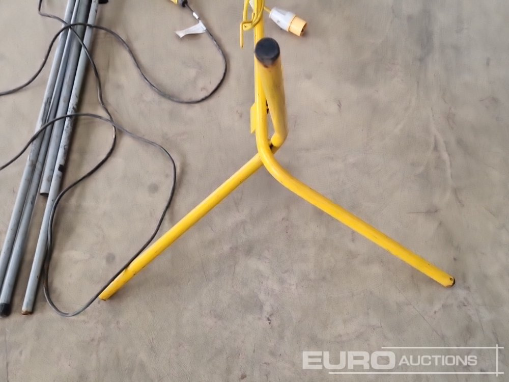 Equipo de construcción Defender/Elite 110 Volt Tripod Work Light (2 of): foto 15
