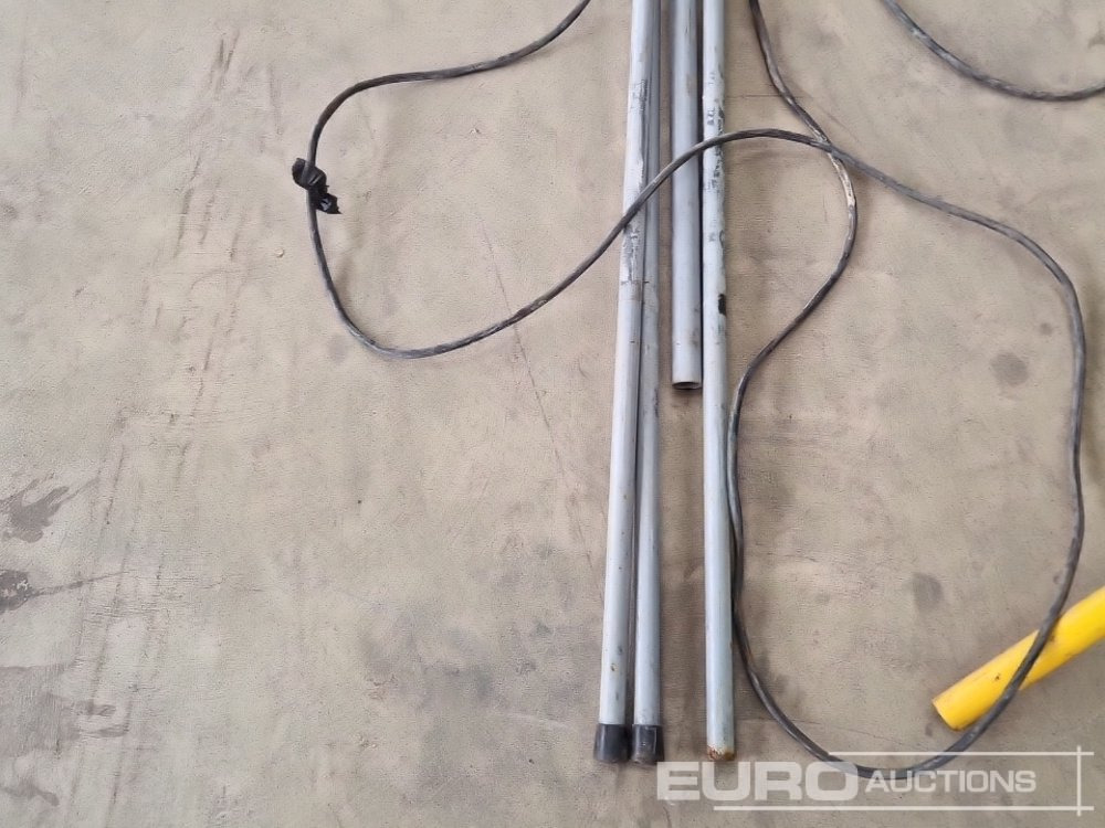 Equipo de construcción Defender/Elite 110 Volt Tripod Work Light (2 of): foto 11
