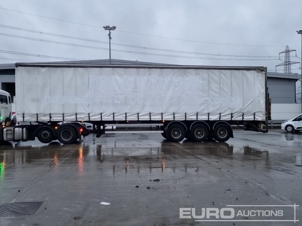 Freuhauf Tri Axle Curtainsider Trailer, Tail Lift - Semirremolque lona: foto 2 Freuhauf Tri Axle Curtainsider Trailer, Tail Lift - Semirremolque lona: foto 2