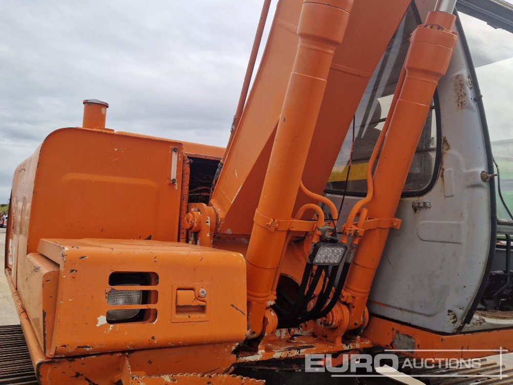Excavadora de cadenas Hitachi EX135: foto 34