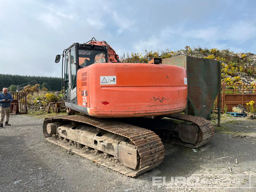 Hitachi ZX225USRLC-3 - Excavadora de cadenas: foto 2 Hitachi ZX225USRLC-3 - Excavadora de cadenas: foto 2