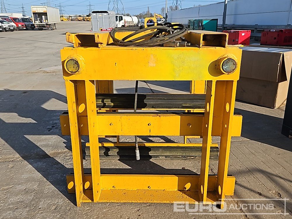 Hydraulic Block Grab to suit Telehandler - Implemento para Excavadora: foto 2 Hydraulic Block Grab to suit Telehandler - Implemento para Excavadora: foto 2