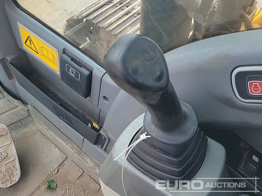 Excavadora de cadenas JCB JS145LC: foto 43