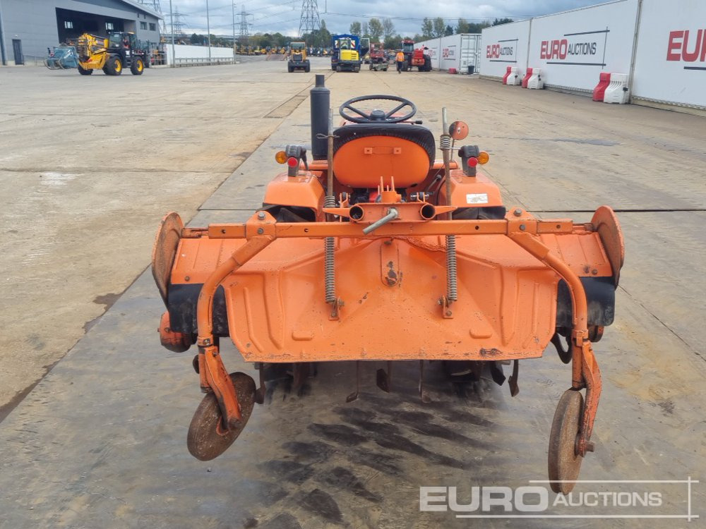 Kubota B1502 - Tractor viñedo/ Frutero: foto 4 Kubota B1502 - Tractor viñedo/ Frutero: foto 4