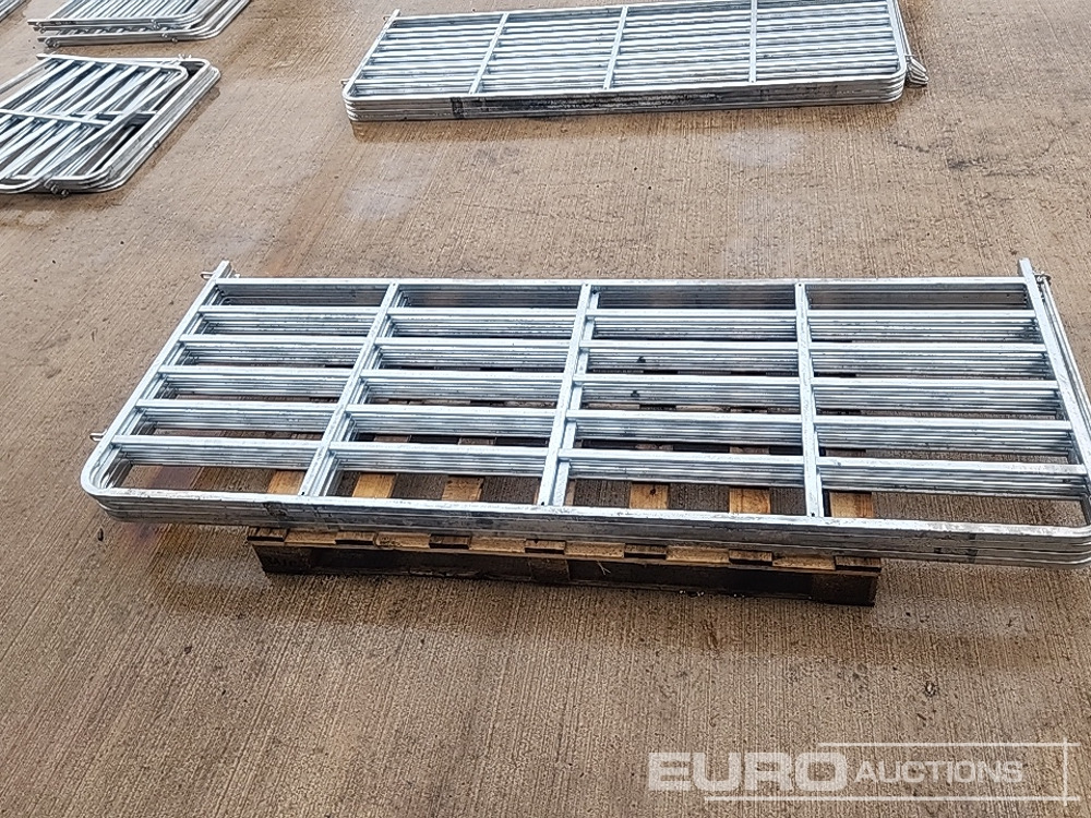 Maquinaria agrícola Unused 8' Galvanised Sheep Hurdle (4 of): foto 15 Maquinaria agrícola Unused 8' Galvanised Sheep Hurdle (4 of): foto 15