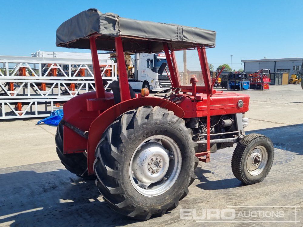 Massey Ferguson MF135 - Tractor: foto 5 Massey Ferguson MF135 - Tractor: foto 5