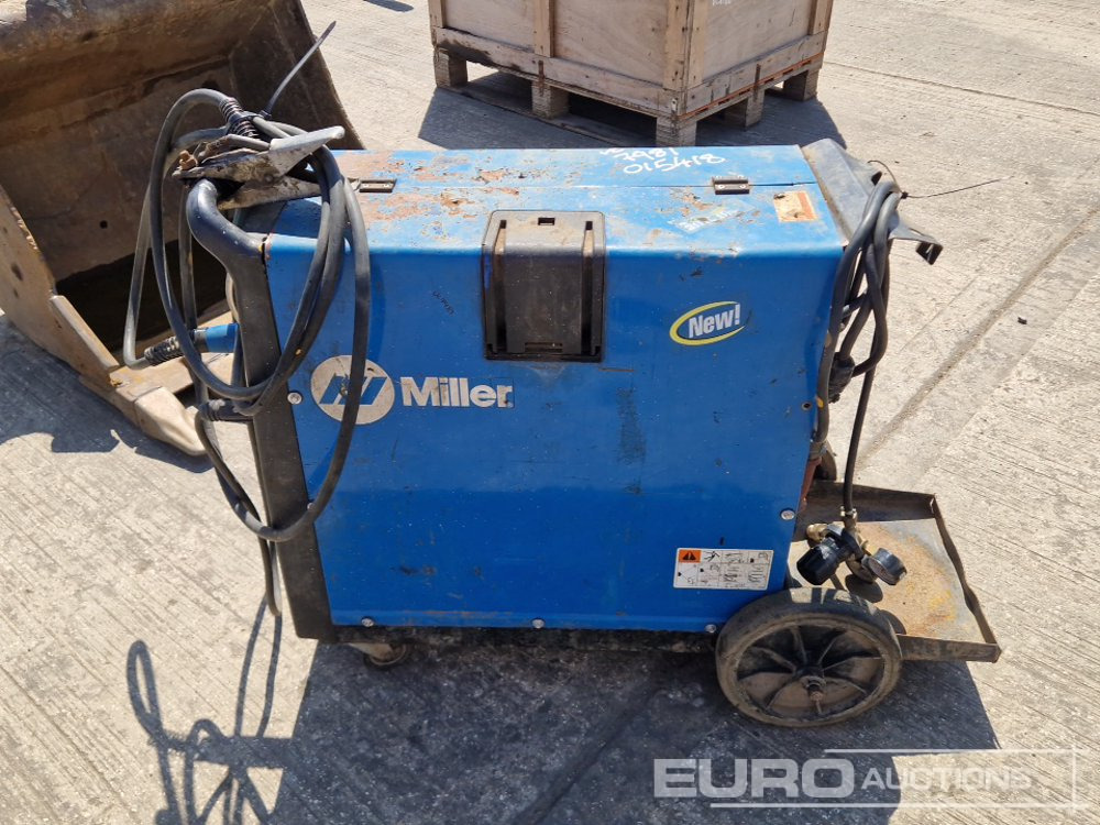 Miller Migmatic 273 380Volt Mig Welder - Generador industriale: foto 2 Miller Migmatic 273 380Volt Mig Welder - Generador industriale: foto 2
