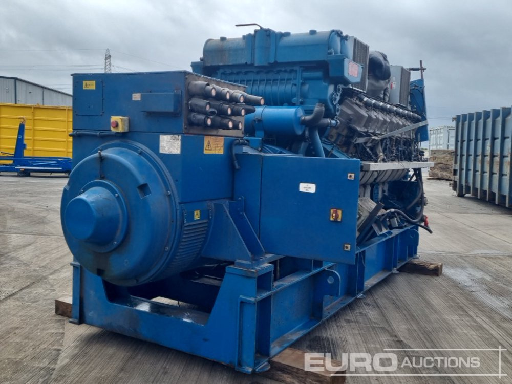 Newage Stamford 1900kVA Generator, Cummins Engine - Generador industriale: foto 1 Newage Stamford 1900kVA Generator, Cummins Engine - Generador industriale: foto 1