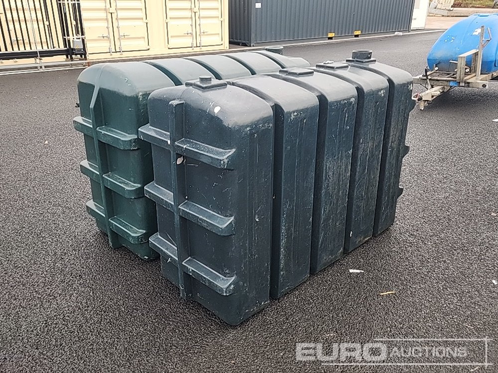 Plastic Oil Tank (2 of) - Tanque de almacenamiento: foto 3 Plastic Oil Tank (2 of) - Tanque de almacenamiento: foto 3