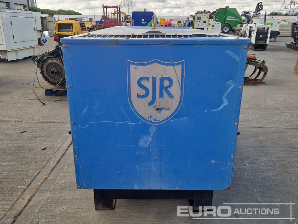 SDMO 17kVA Generator, 4 Cylinder Engine - Generador industriale: foto 2 SDMO 17kVA Generator, 4 Cylinder Engine - Generador industriale: foto 2