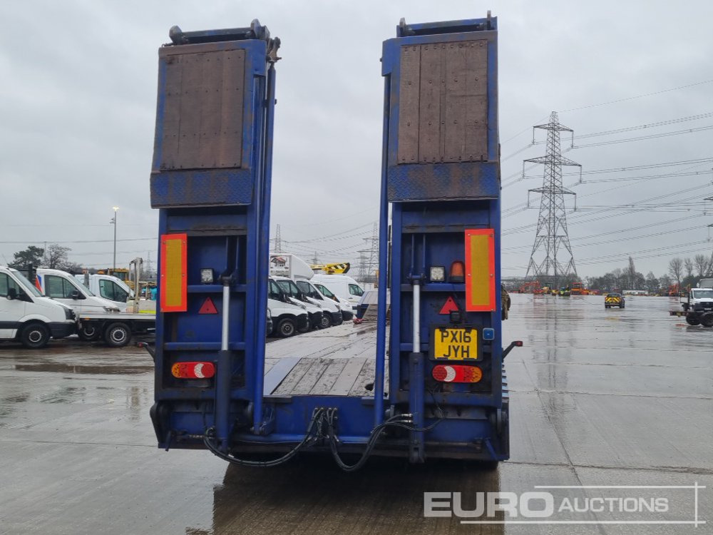 Tirsan Tri Axle Step Frame Low Loader Trailer, Neck Ramps, Out Riggers, Hydraulic Flip Toe Ramps - Góndola rebajadas semirremolque: foto 4 Tirsan Tri Axle Step Frame Low Loader Trailer, Neck Ramps, Out Riggers, Hydraulic Flip Toe Ramps - Góndola rebajadas semirremolque: foto 4