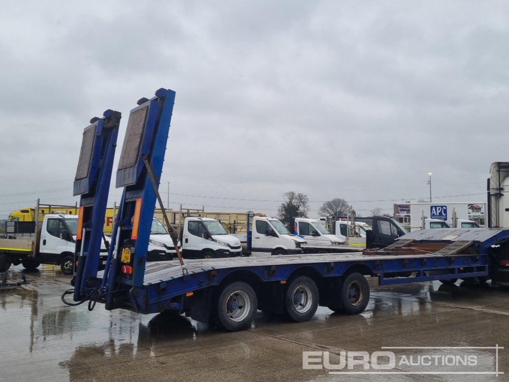 Tirsan Tri Axle Step Frame Low Loader Trailer, Neck Ramps, Out Riggers, Hydraulic Flip Toe Ramps - Góndola rebajadas semirremolque: foto 5 Tirsan Tri Axle Step Frame Low Loader Trailer, Neck Ramps, Out Riggers, Hydraulic Flip Toe Ramps - Góndola rebajadas semirremolque: foto 5