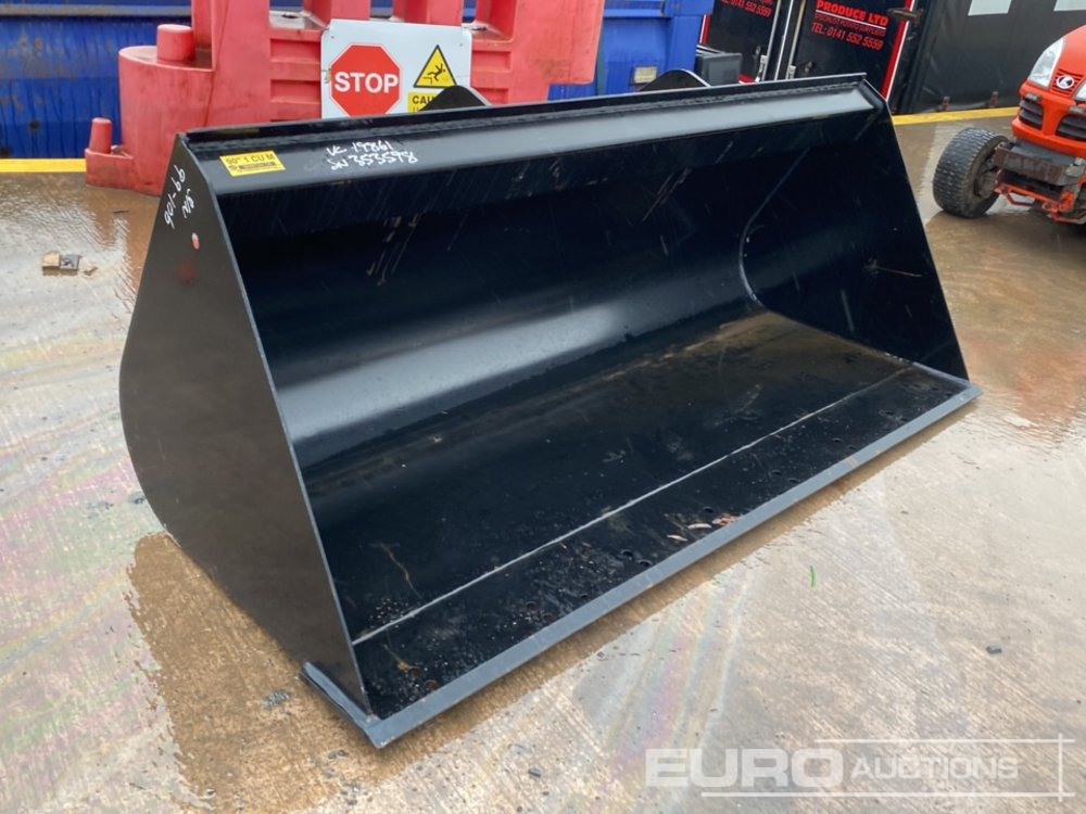 Unused 90" Strickland Front Loading Bucket to suit Manitou Telehandler - Cazo: foto 4 Unused 90" Strickland Front Loading Bucket to suit Manitou Telehandler - Cazo: foto 4