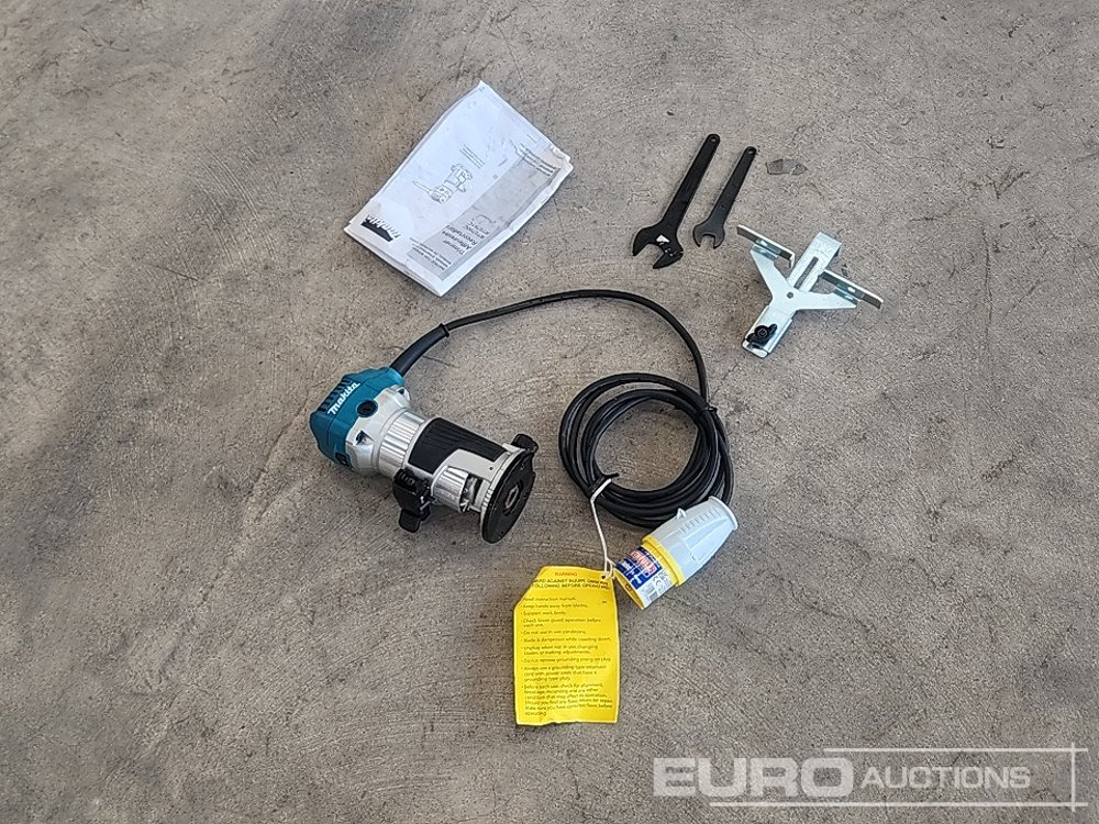 Unused Makita RT0701C 110v Router - Equipo de construcción: foto 3 Unused Makita RT0701C 110v Router - Equipo de construcción: foto 3