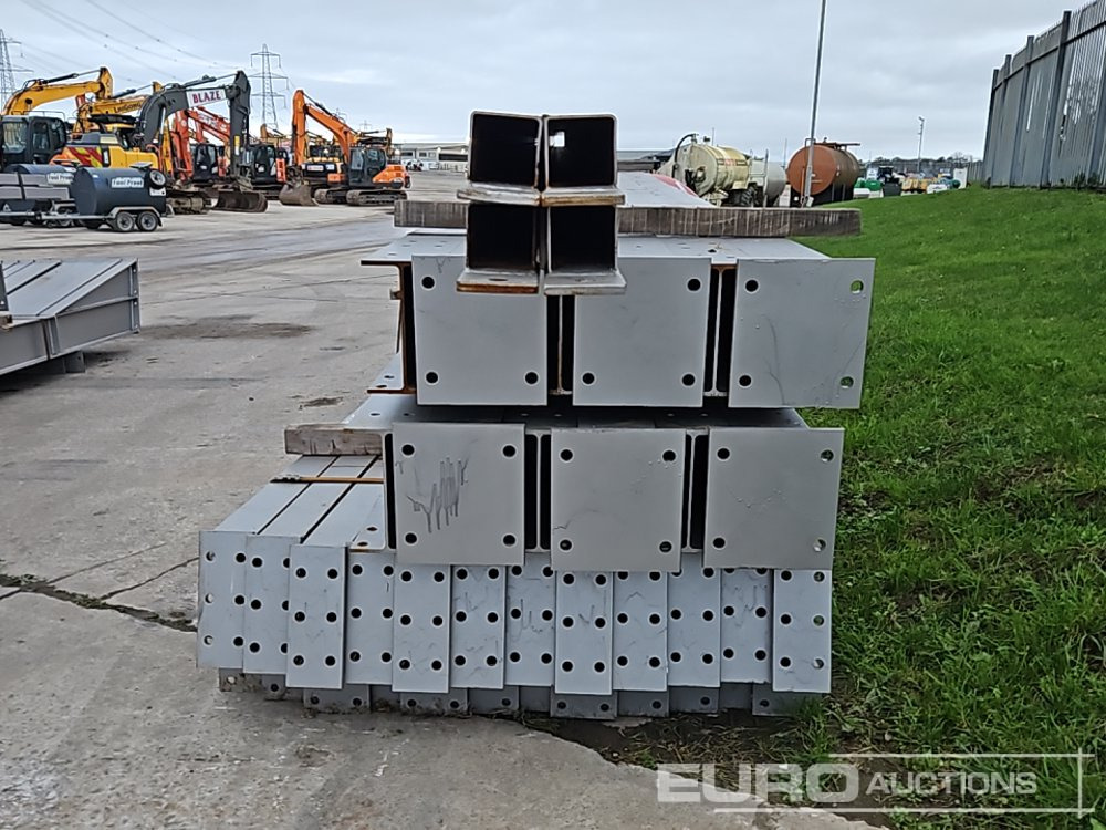 Unused Steel Frame Building 100' x 40' x 20', 5no 20’ Bays. 12.5° Roof Pitch. Purlin Cleats Spaced To Accept Fibre Cement Or Steel Roof Sheets,2no Roof Brace Bars And 2no Side Brace Bars 80 X 80 X 4sh - Casa contenedor: foto 2 Unused Steel Frame Building 100' x 40' x 20', 5no 20’ Bays. 12.5° Roof Pitch. Purlin Cleats Spaced To Accept Fibre Cement Or Steel Roof Sheets,2no Roof Brace Bars And 2no Side Brace Bars 80 X 80 X 4sh - Casa contenedor: foto 2