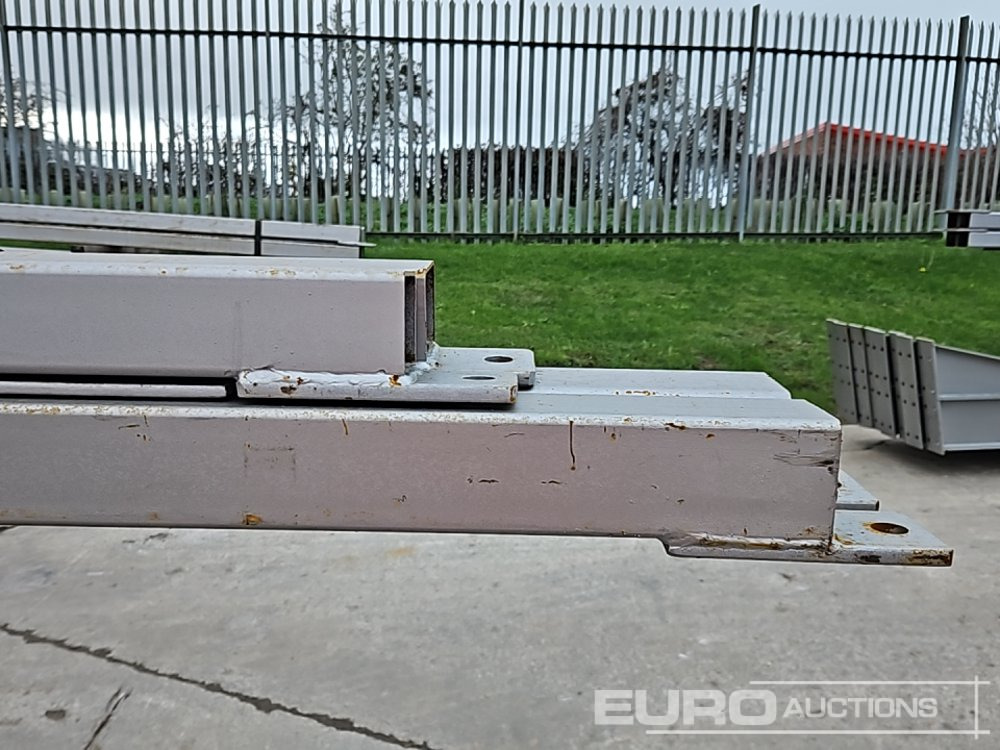 Casa contenedor Unused Steel Frame Building 80' x 40' x 12', 4no 20’ Bays. 12.5° Roof Pitch. Purlin Cleats Spaced To Accept Fibre Cement Or Steel Roof Sheets, 2no Roof Brace Bars And 2no Side Brace Bars 80 X 80 X 4sh: foto 10 Casa contenedor Unused Steel Frame Building 80' x 40' x 12', 4no 20’ Bays. 12.5° Roof Pitch. Purlin Cleats Spaced To Accept Fibre Cement Or Steel Roof Sheets, 2no Roof Brace Bars And 2no Side Brace Bars 80 X 80 X 4sh: foto 10