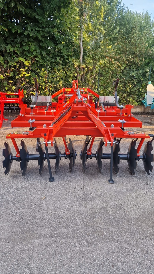 Dischiera e coltivatore chisel nuovo Pastò - Rastras: foto 2 Dischiera e coltivatore chisel nuovo Pastò - Rastras: foto 2