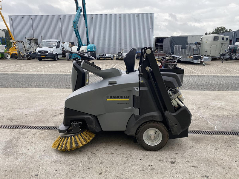 Kärcher KM 105/110 R Bp, Veegmachine, hoogkieper - Barredora vial: foto 5 Kärcher KM 105/110 R Bp, Veegmachine, hoogkieper - Barredora vial: foto 5