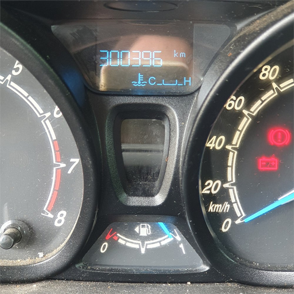 Furgoneta pequeña Ford Transit Courier: foto 10