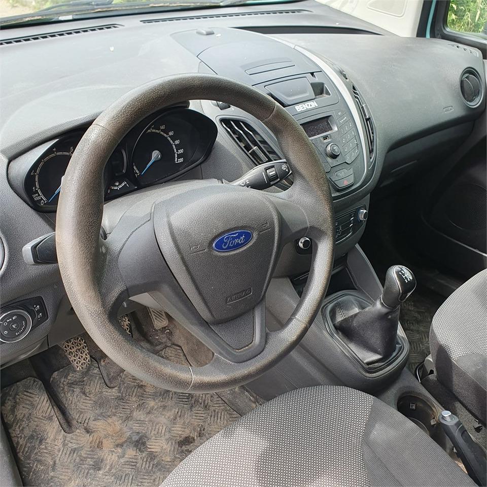 Furgoneta pequeña Ford Transit Courier: foto 7