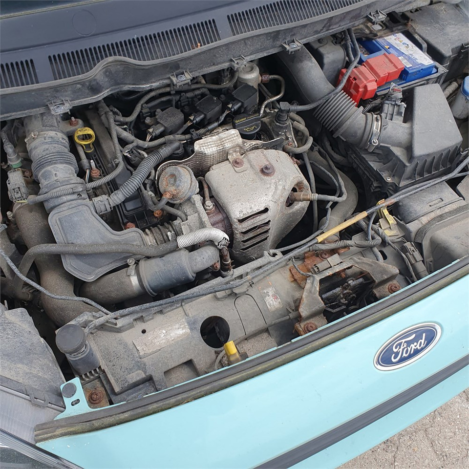 Furgoneta pequeña Ford Transit Courier: foto 12