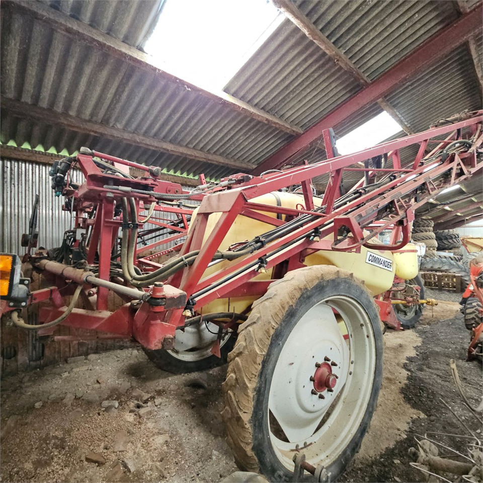Hardi CM2 Commander 2.800 l - Pulverizador: foto 5 Hardi CM2 Commander 2.800 l - Pulverizador: foto 5