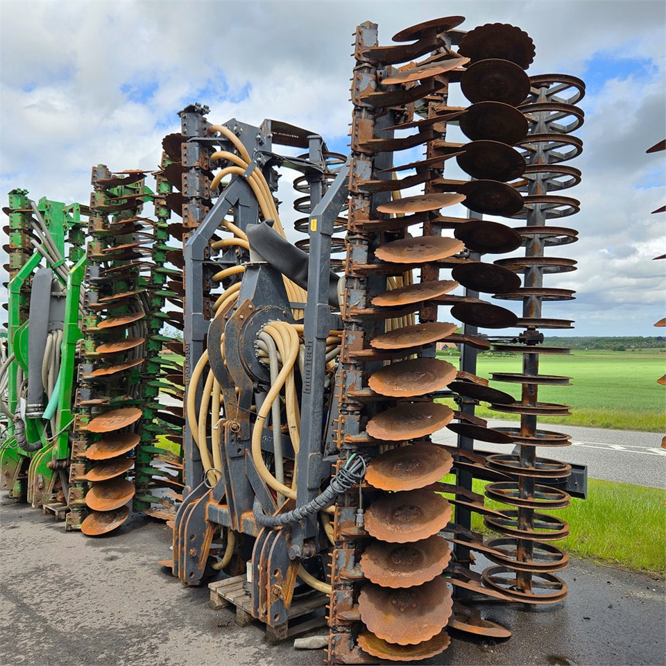 Intertech 7,5m - Maquinaria para fertilización: foto 1 Intertech 7,5m - Maquinaria para fertilización: foto 1