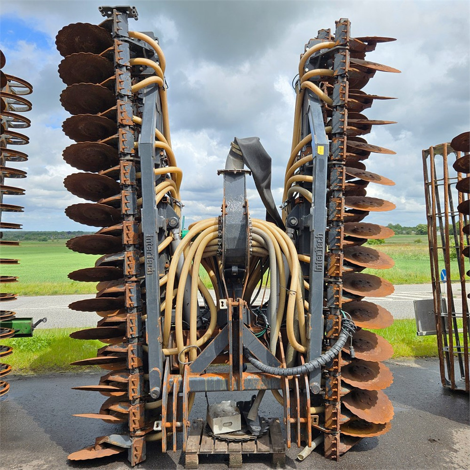 Intertech 7,5m - Maquinaria para fertilización: foto 2 Intertech 7,5m - Maquinaria para fertilización: foto 2