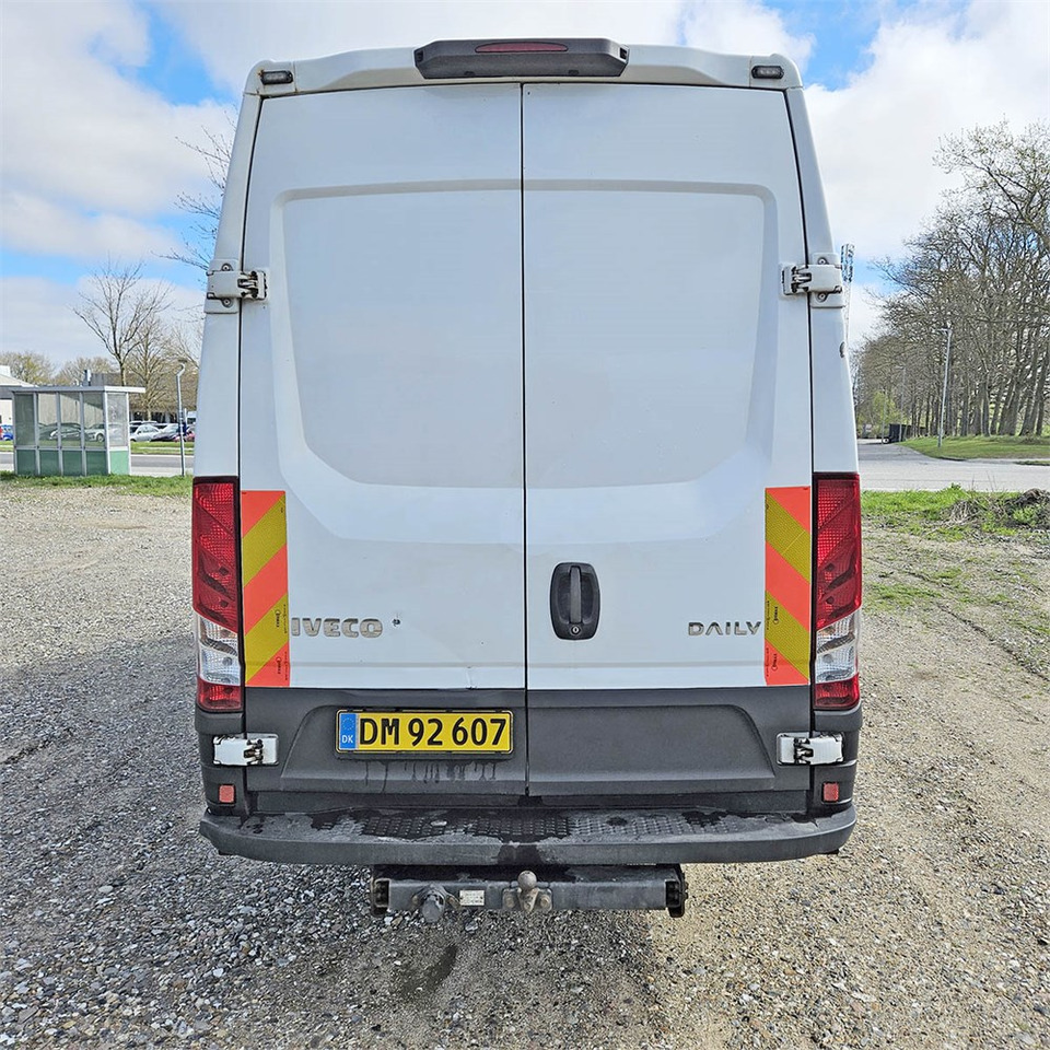 Iveco Daily 50-170 - Furgón: foto 4 Iveco Daily 50-170 - Furgón: foto 4