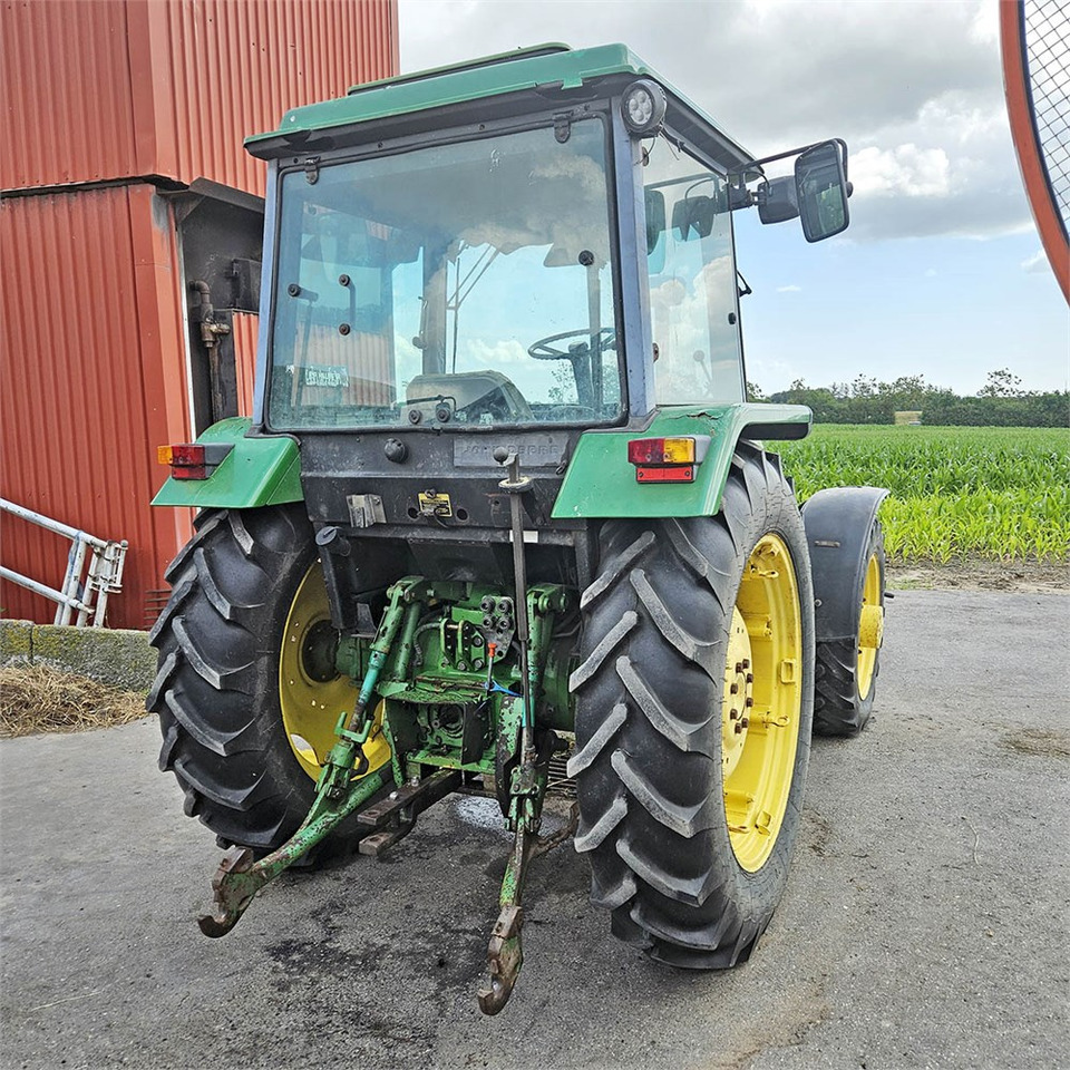 John Deere 2850 MFWD - Tractor: foto 3 John Deere 2850 MFWD - Tractor: foto 3