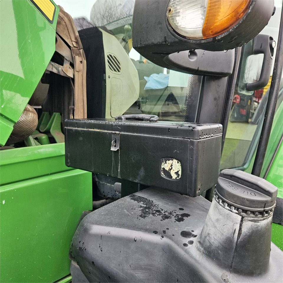 Tractor John Deere 6210 R: foto 27