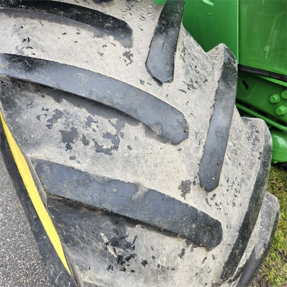 Tractor John Deere 6210 R: foto 38