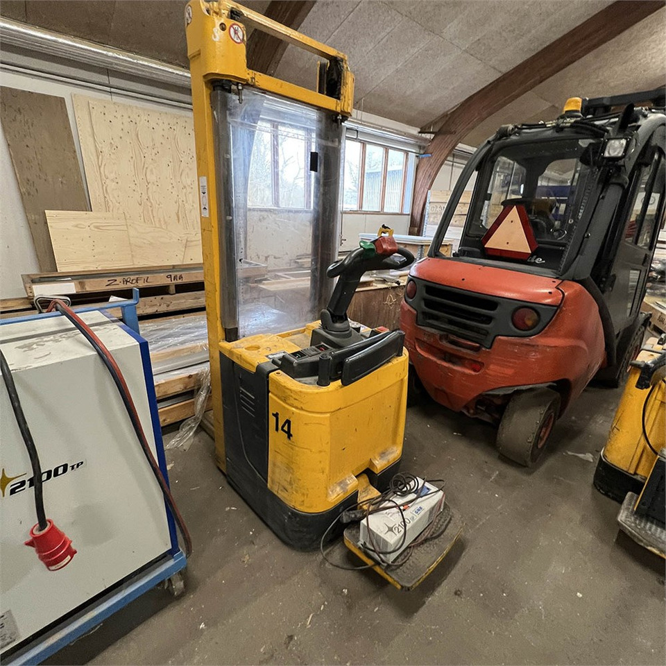 Jungheinrich ERC 214 - Transpaleta: foto 2 Jungheinrich ERC 214 - Transpaleta: foto 2