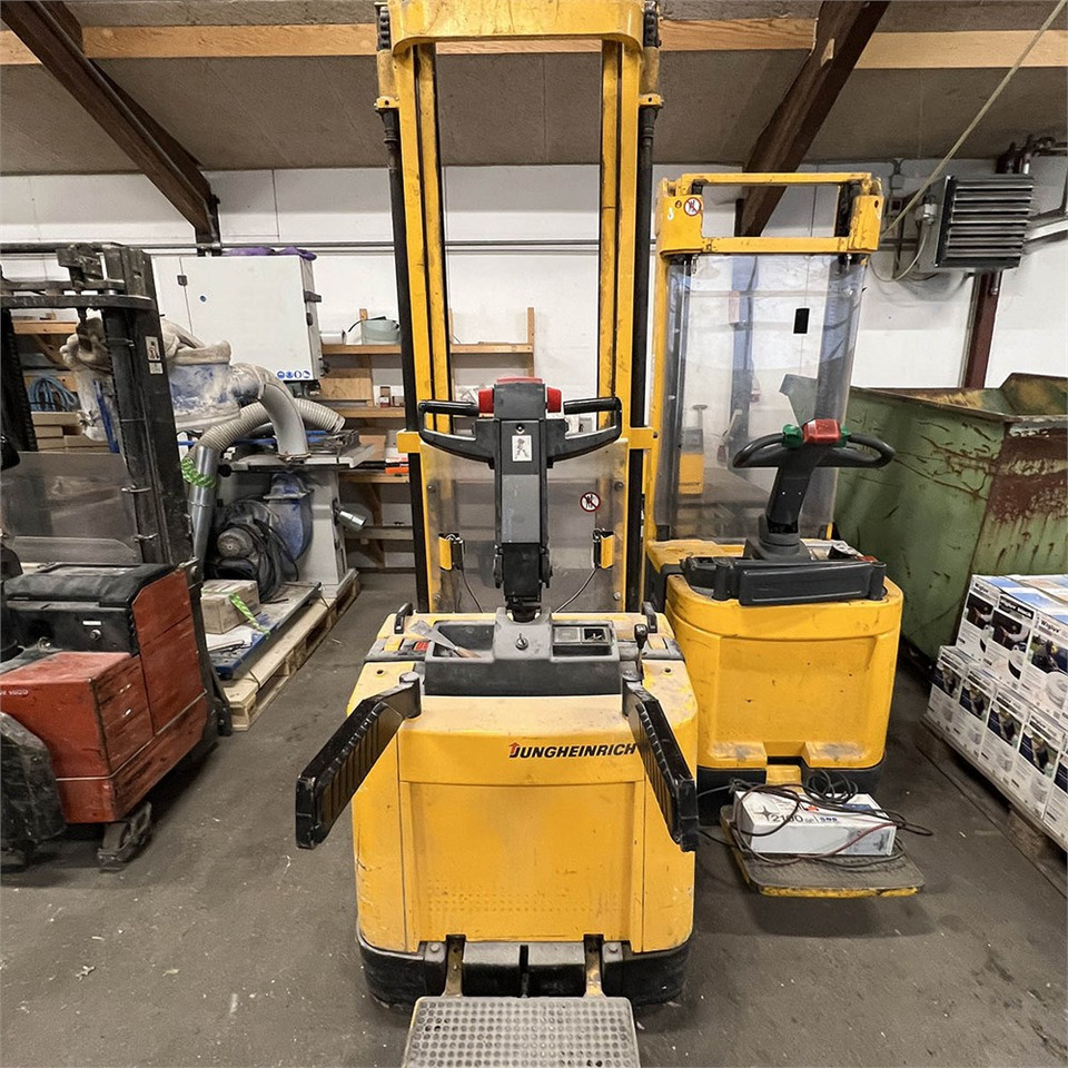 Jungheinrich Hawker Perfect Plus 3 PzB 300 - Transpaleta: foto 3 Jungheinrich Hawker Perfect Plus 3 PzB 300 - Transpaleta: foto 3