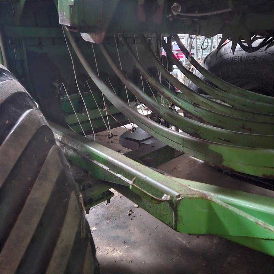 Maquinaria de henificación Krone Big Pack 12130: foto 17