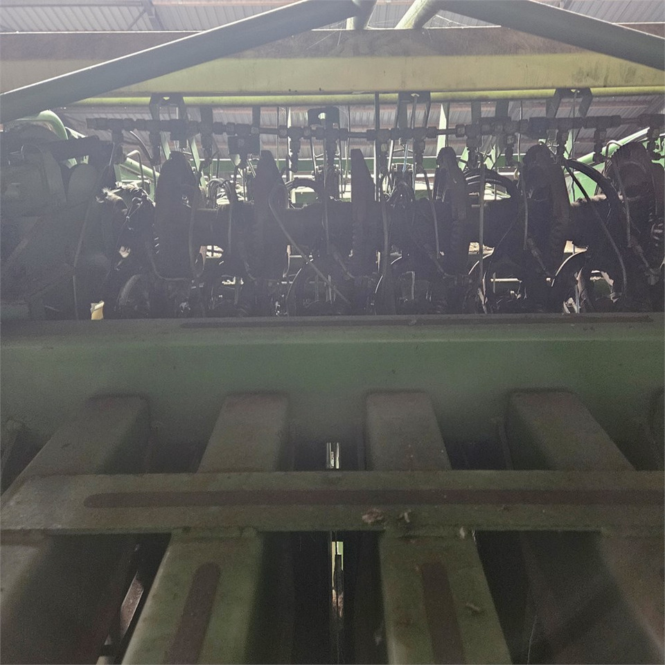 Maquinaria de henificación Krone Big Pack 12130: foto 15