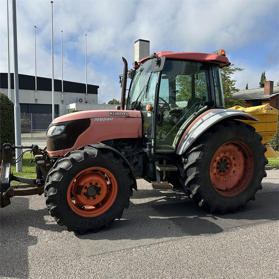 Kubota M 9540 2/4 WD - Tractor: foto 3 Kubota M 9540 2/4 WD - Tractor: foto 3