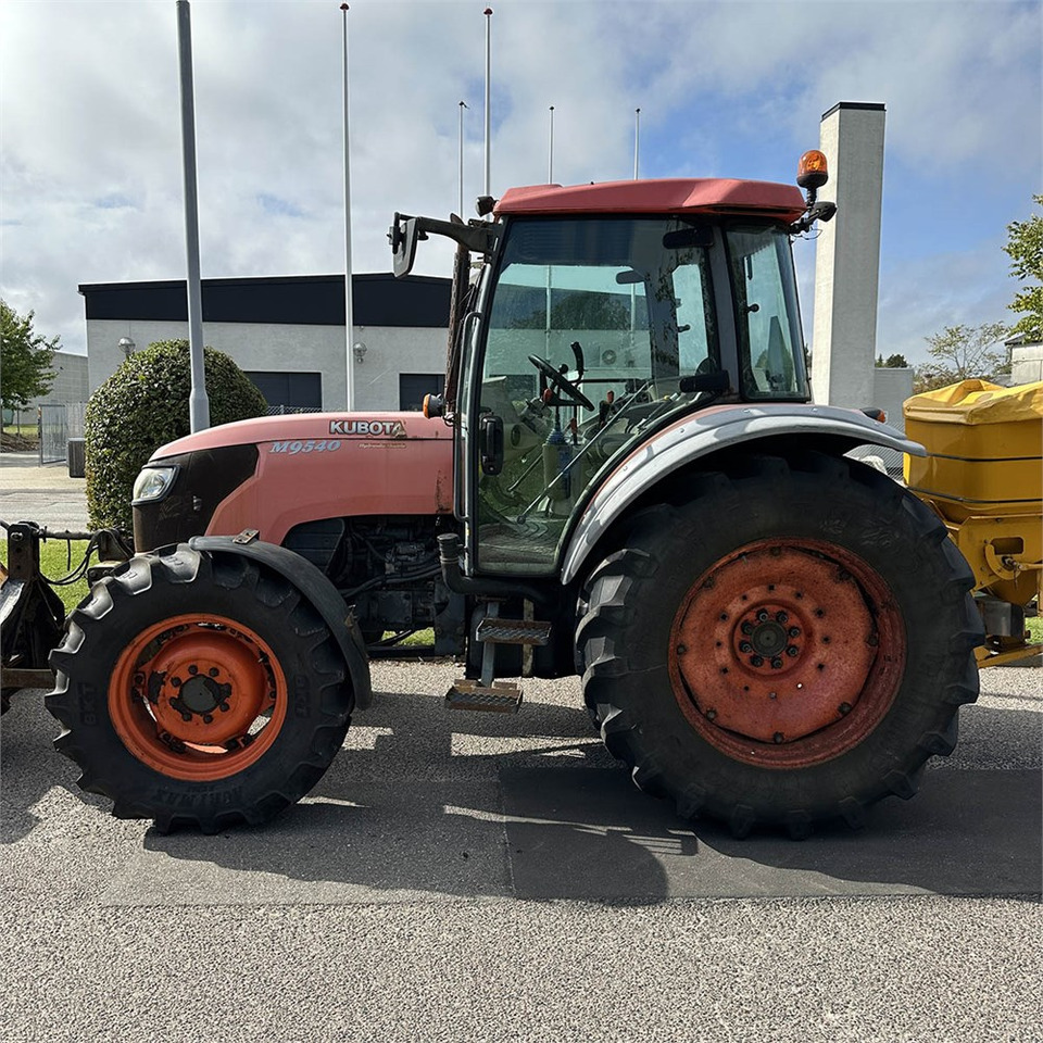 Kubota M 9540 2/4 WD - Tractor: foto 4 Kubota M 9540 2/4 WD - Tractor: foto 4