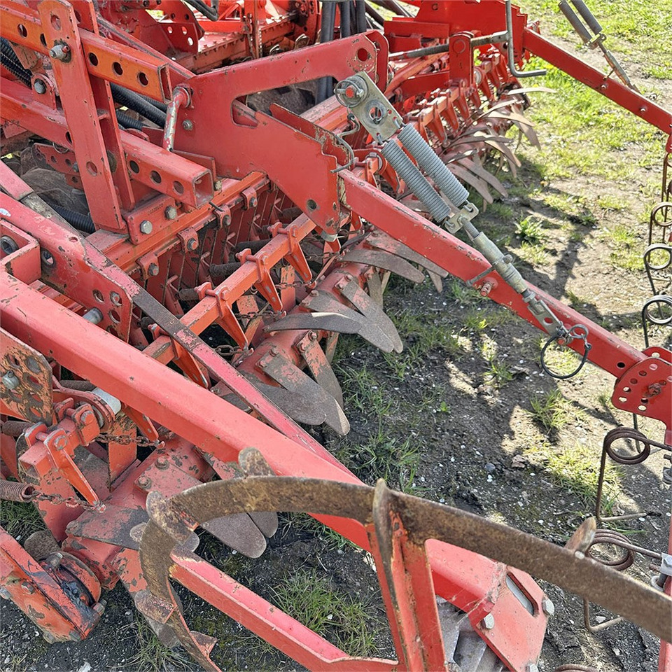 Maquinaria de siembra Kuhn Venta TI 301: foto 12