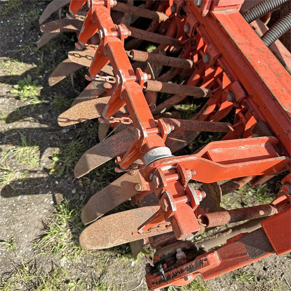 Maquinaria de siembra Kuhn Venta TI 301: foto 14