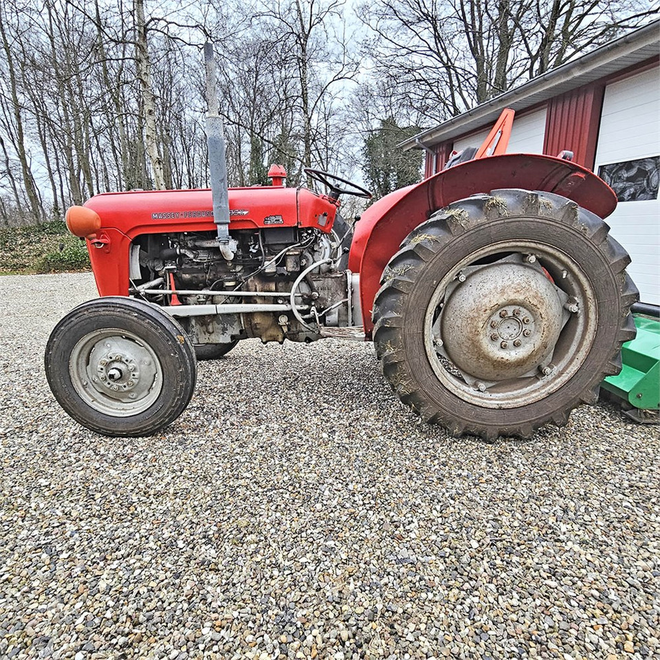 Massey Ferguson 35 X - Tractor: foto 2 Massey Ferguson 35 X - Tractor: foto 2