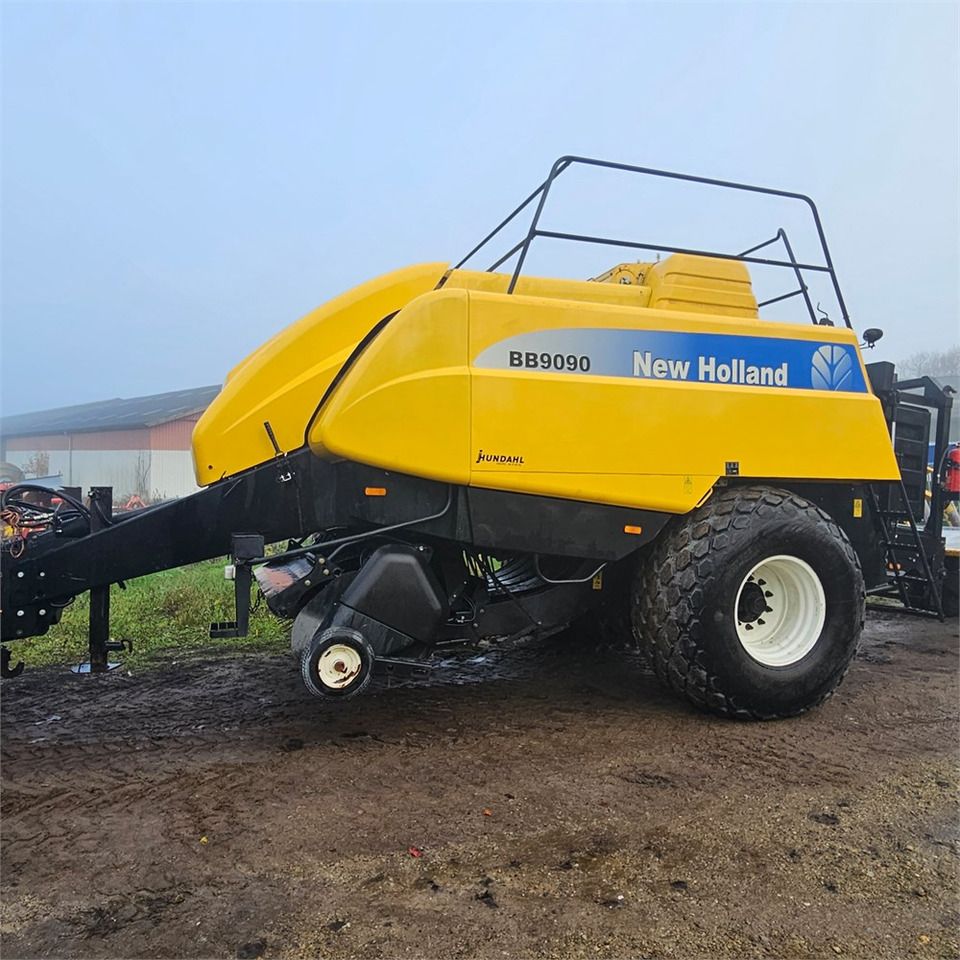 New Holland BB9090 - Maquinaria de henificación: foto 1 New Holland BB9090 - Maquinaria de henificación: foto 1