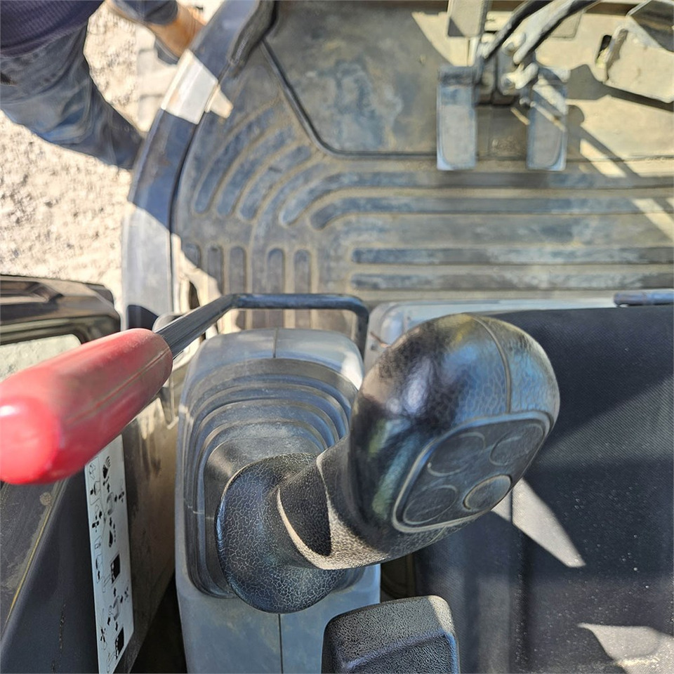 Miniexcavadora New Holland E39 B: foto 12 Miniexcavadora New Holland E39 B: foto 12