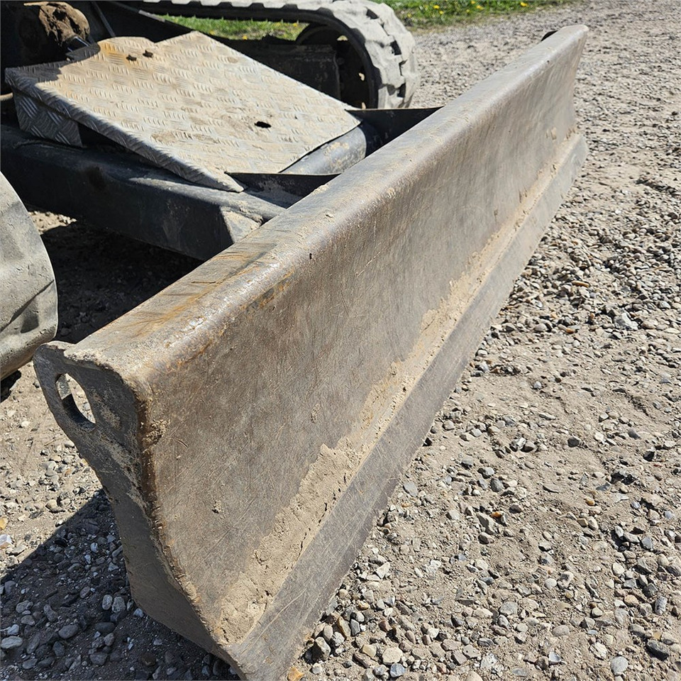 Miniexcavadora New Holland E39 B: foto 23 Miniexcavadora New Holland E39 B: foto 23