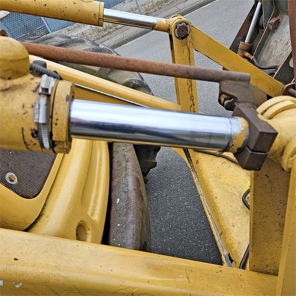 Retroexcavadora New Holland LB115: foto 34
