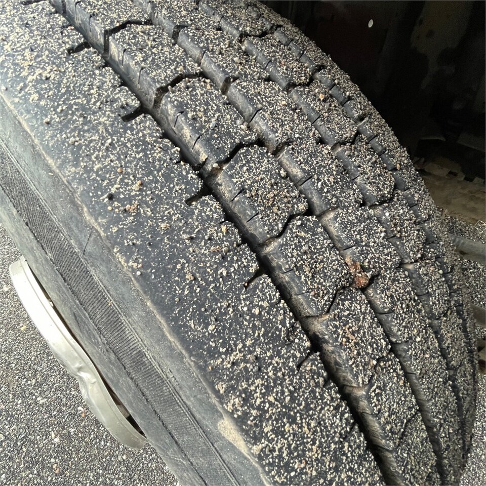 Leasing financiero de Scania 124G leasing Scania 124G: foto 39