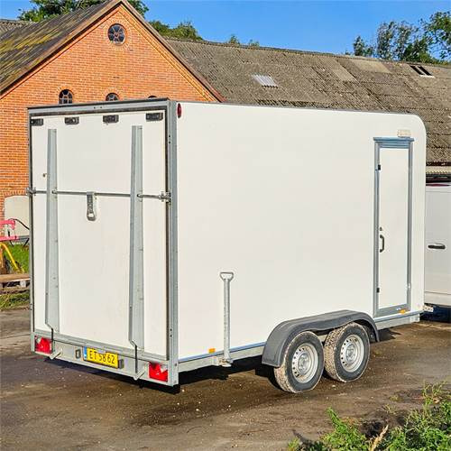 Selandia M06 - Remolque de coche: foto 1 Selandia M06 - Remolque de coche: foto 1