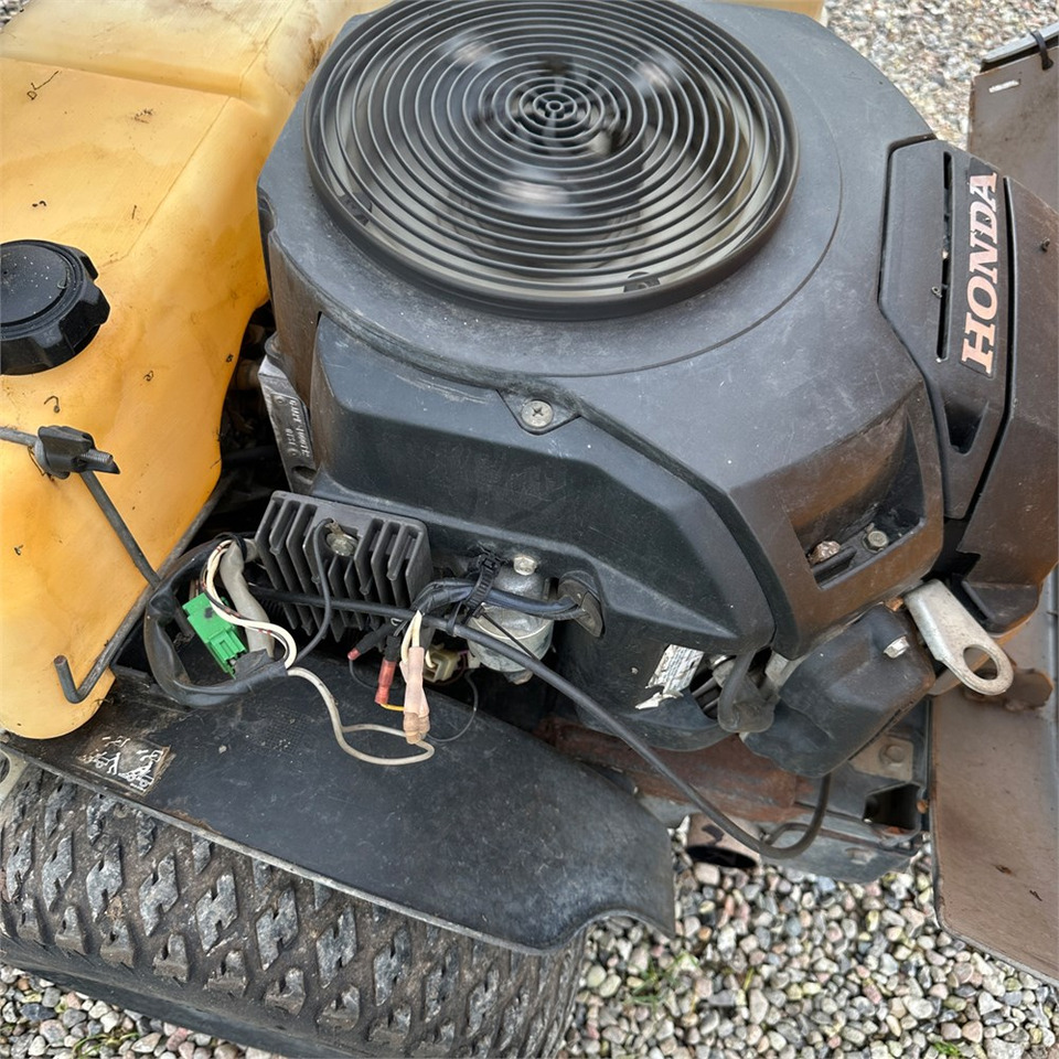 Cortacésped Stiga P901 Parkpro 25 4WD: foto 17